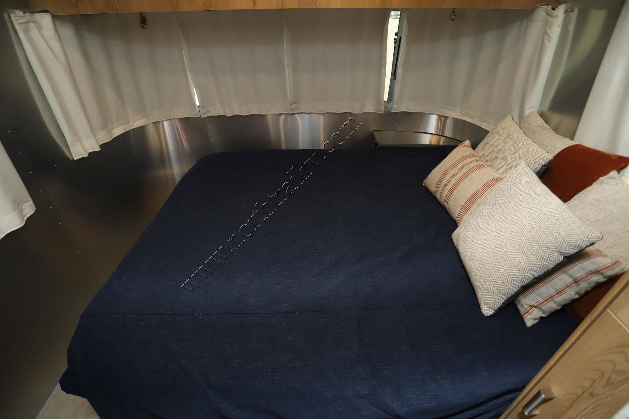 2024 Airstream Trade Wind 25FB Travel Trailer Used  For Sale