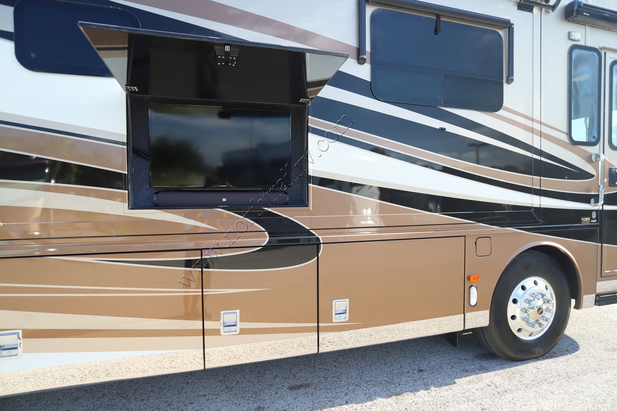 Used 2016 Newmar Dutch Star 4369 Class A  For Sale