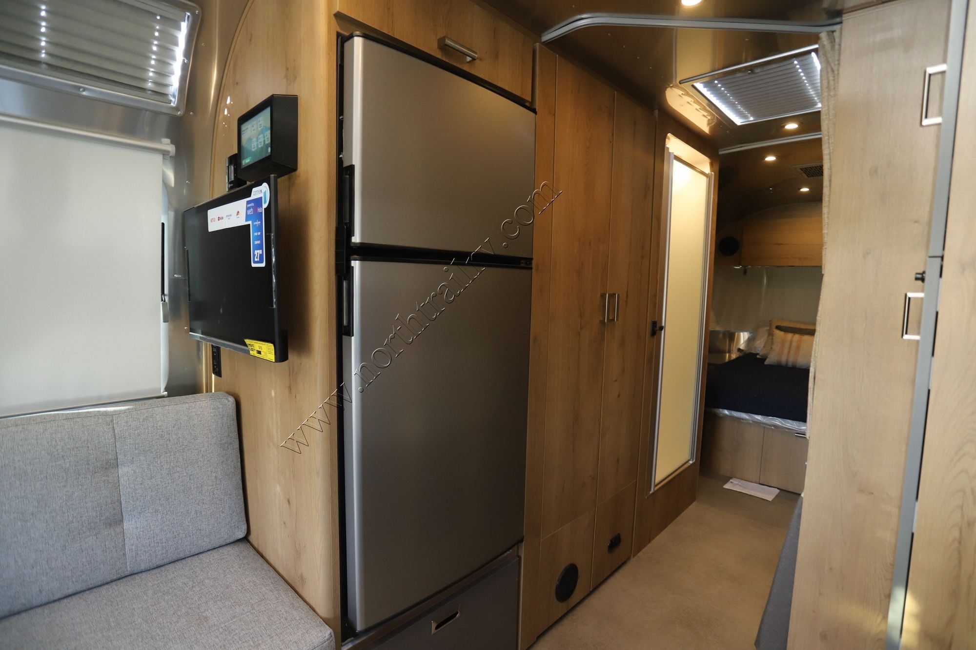 New 2027 Airstream Trade Wind 27FB Travel Trailer  For Sale