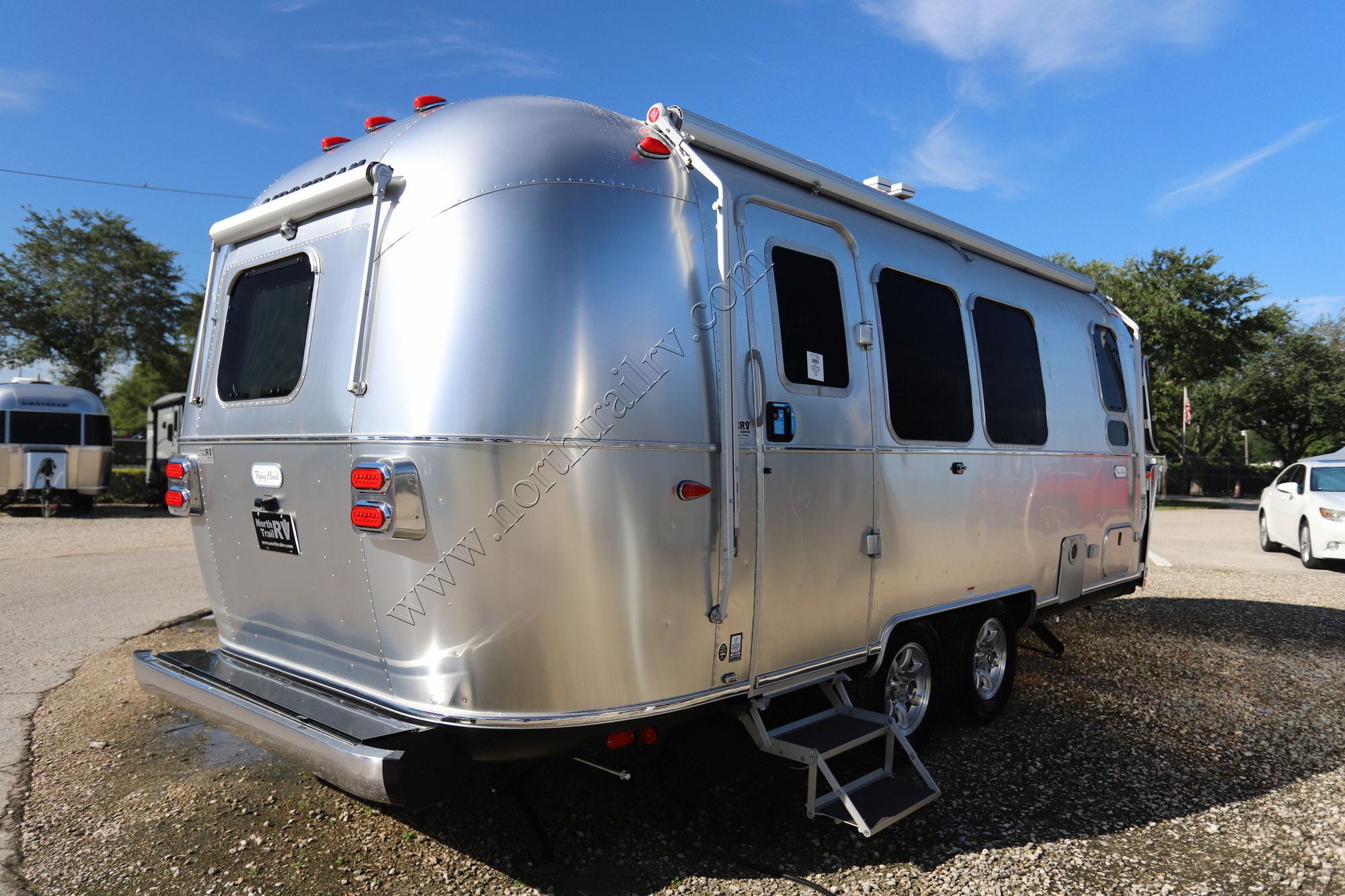 New 2027 Airstream Flying Cloud 23FB Travel Trailer  For Sale