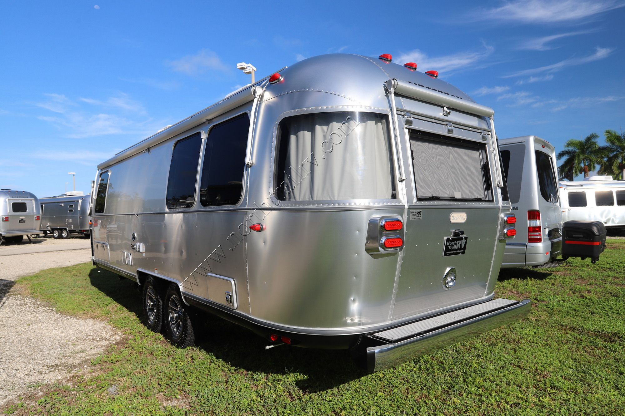 New 2027 Airstream Trade Wind 27FB Travel Trailer  For Sale