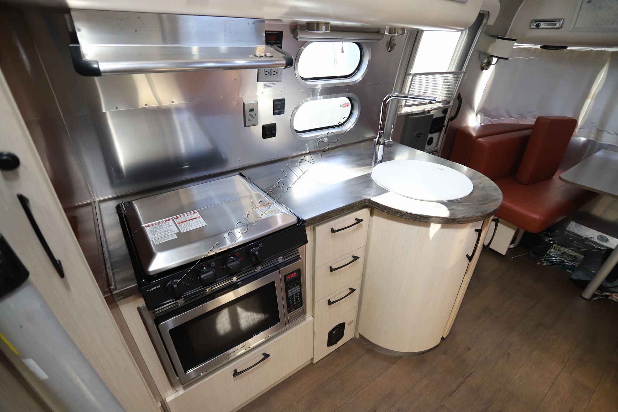New 2018 Airstream International 25FBQ Travel Trailer  For Sale