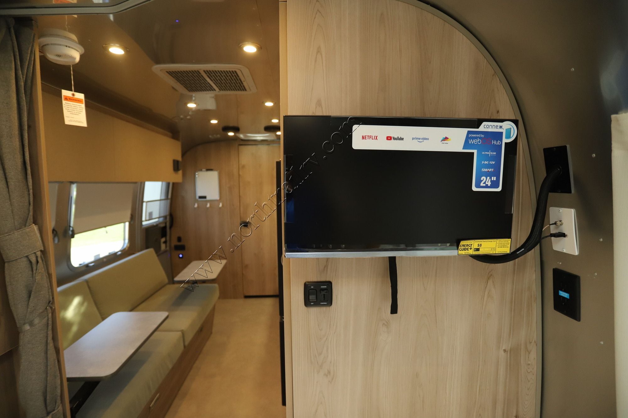 New 2027 Airstream Flying Cloud 23FB Travel Trailer  For Sale
