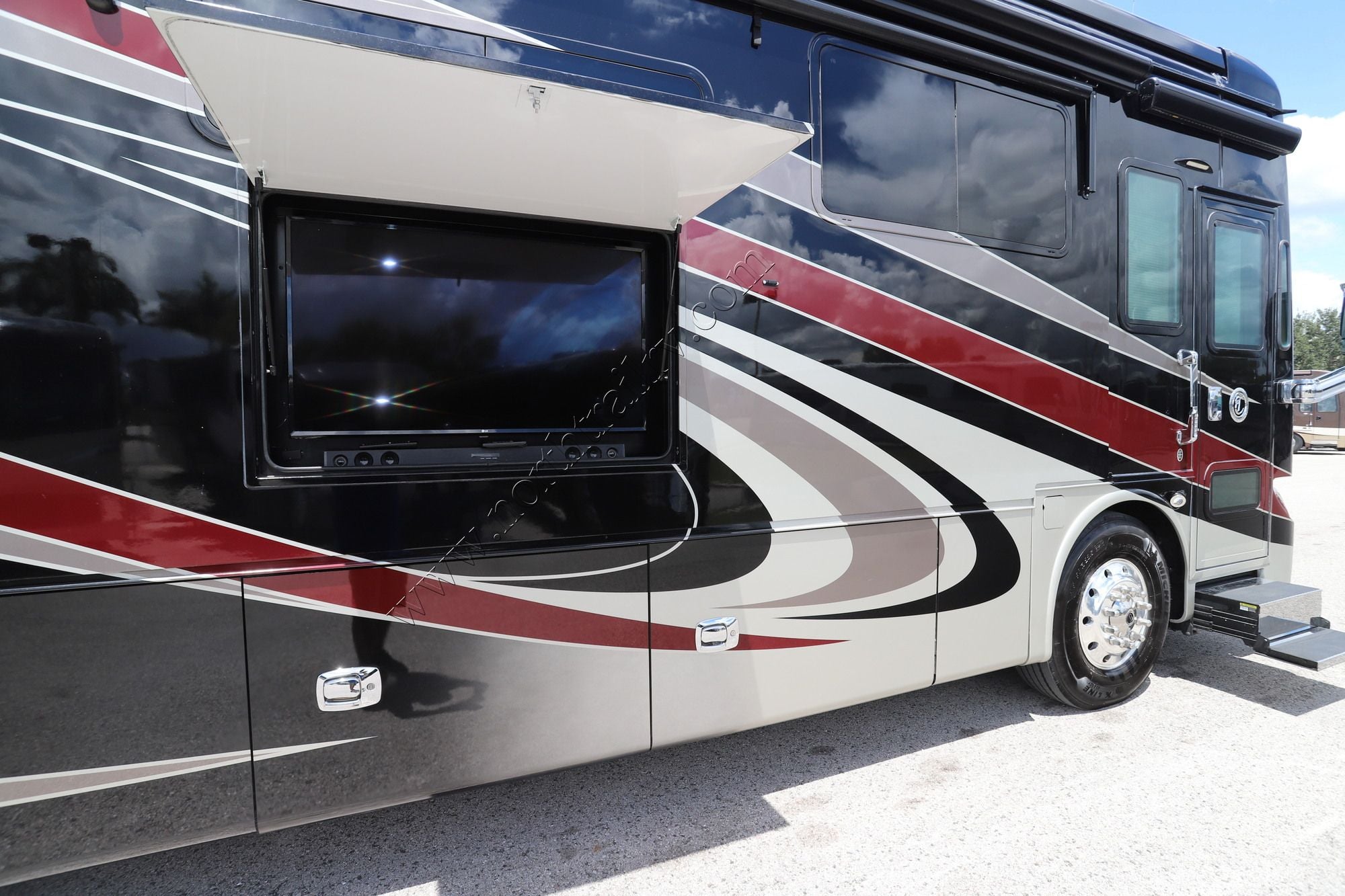 Used 2018 Tiffin Motor Homes Allegro Bus 45OPP Class A  For Sale