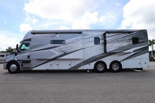 2027 Renegade Rv Explorer 42RB