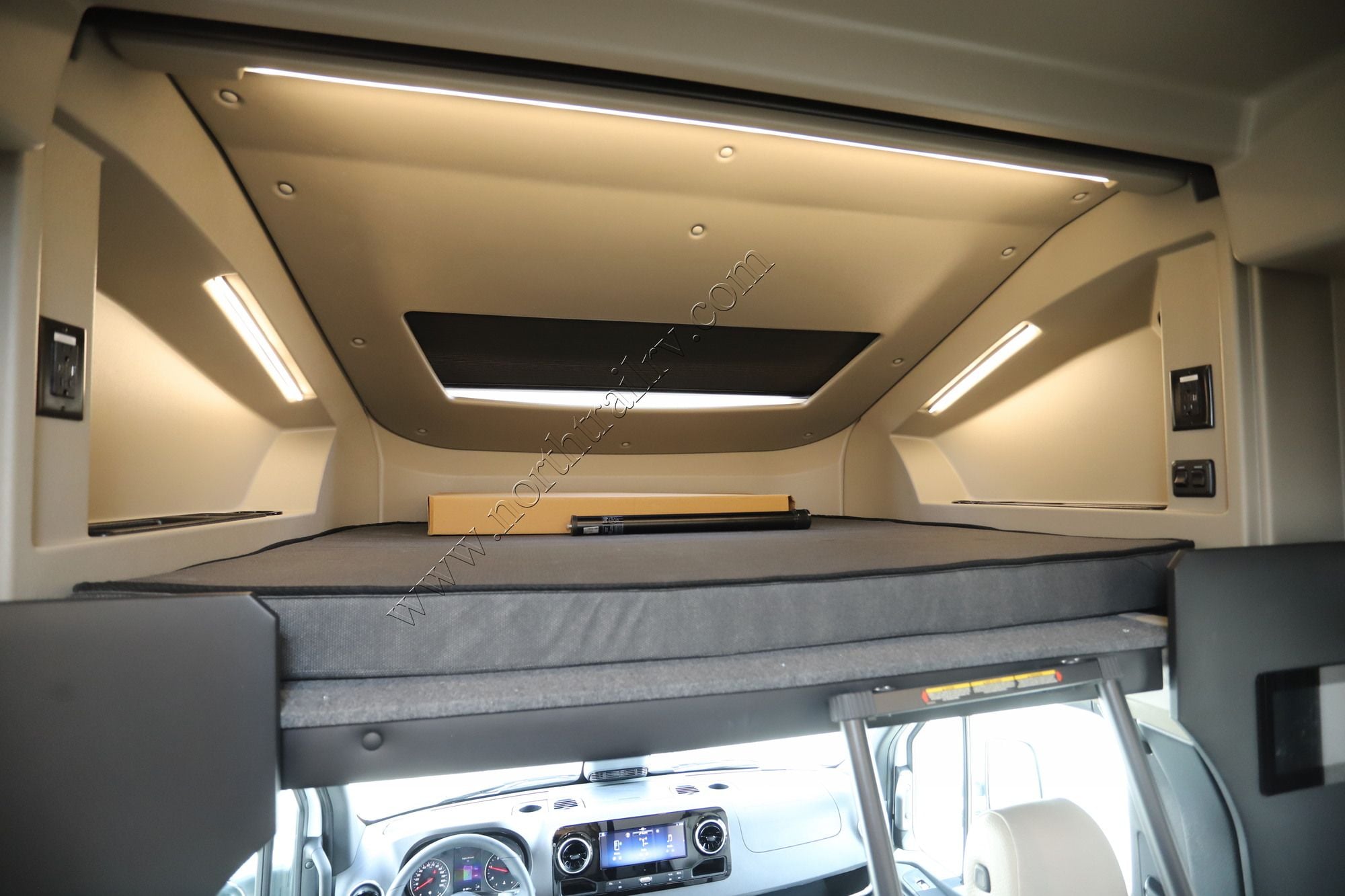 New 2027 Newmar Freedom Aire 2512 Class C  For Sale