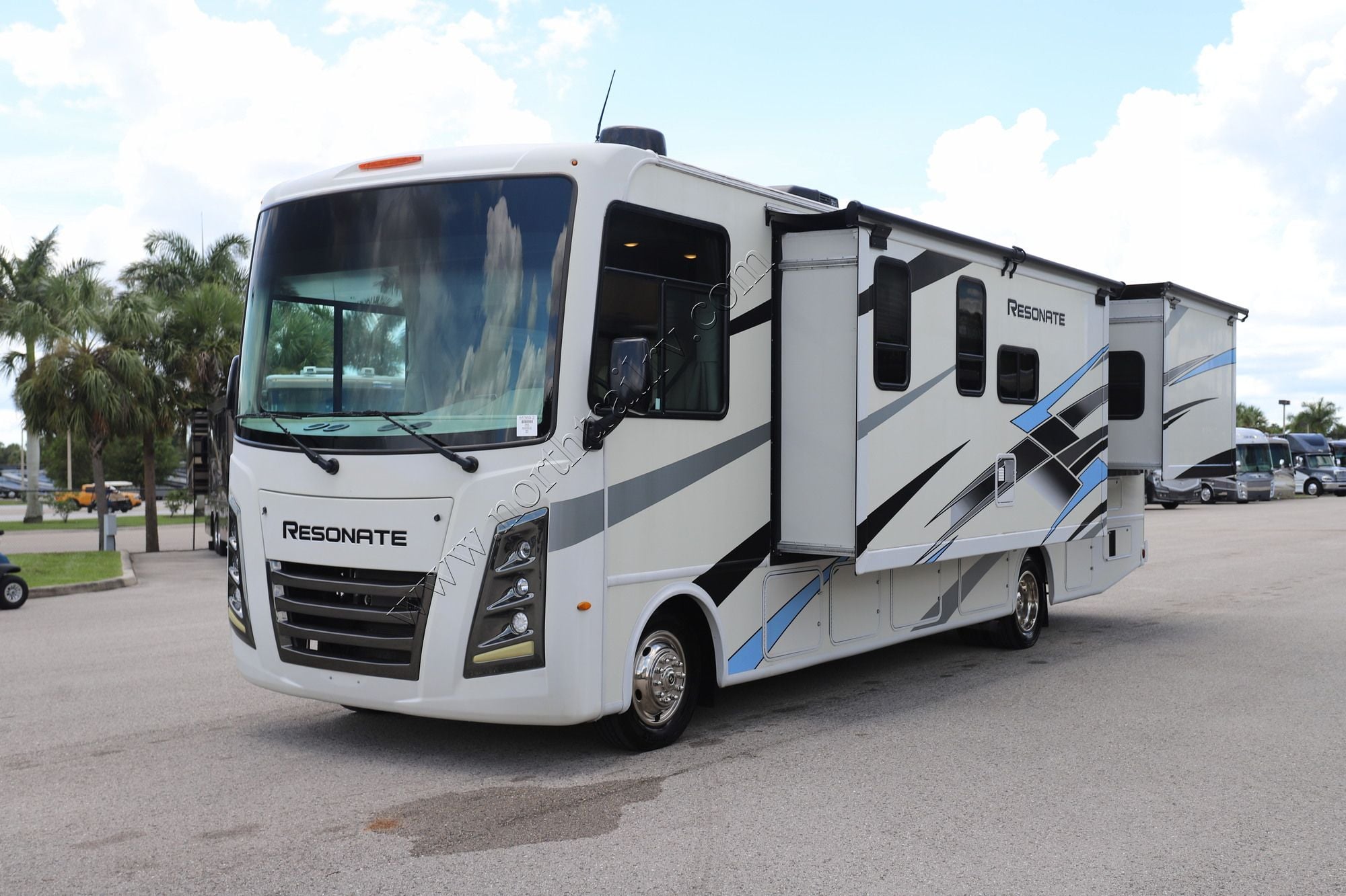 Used 2023 Thor Resonate 30C Class A  For Sale