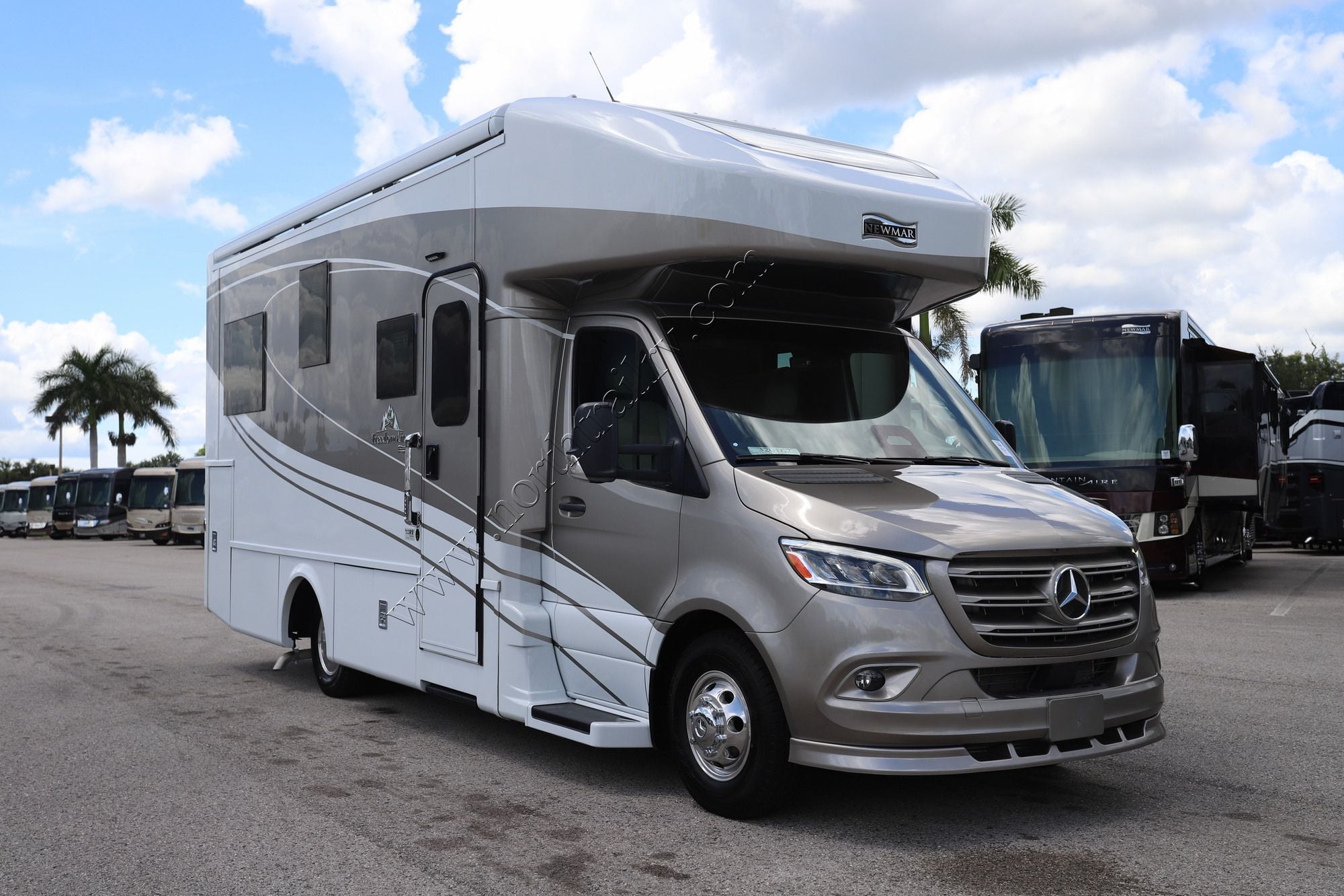 New 2027 Newmar Freedom Aire 2512 Class C  For Sale
