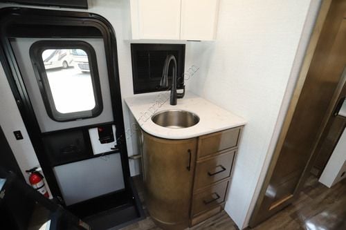 2027 Newmar Freedom Aire 2512
