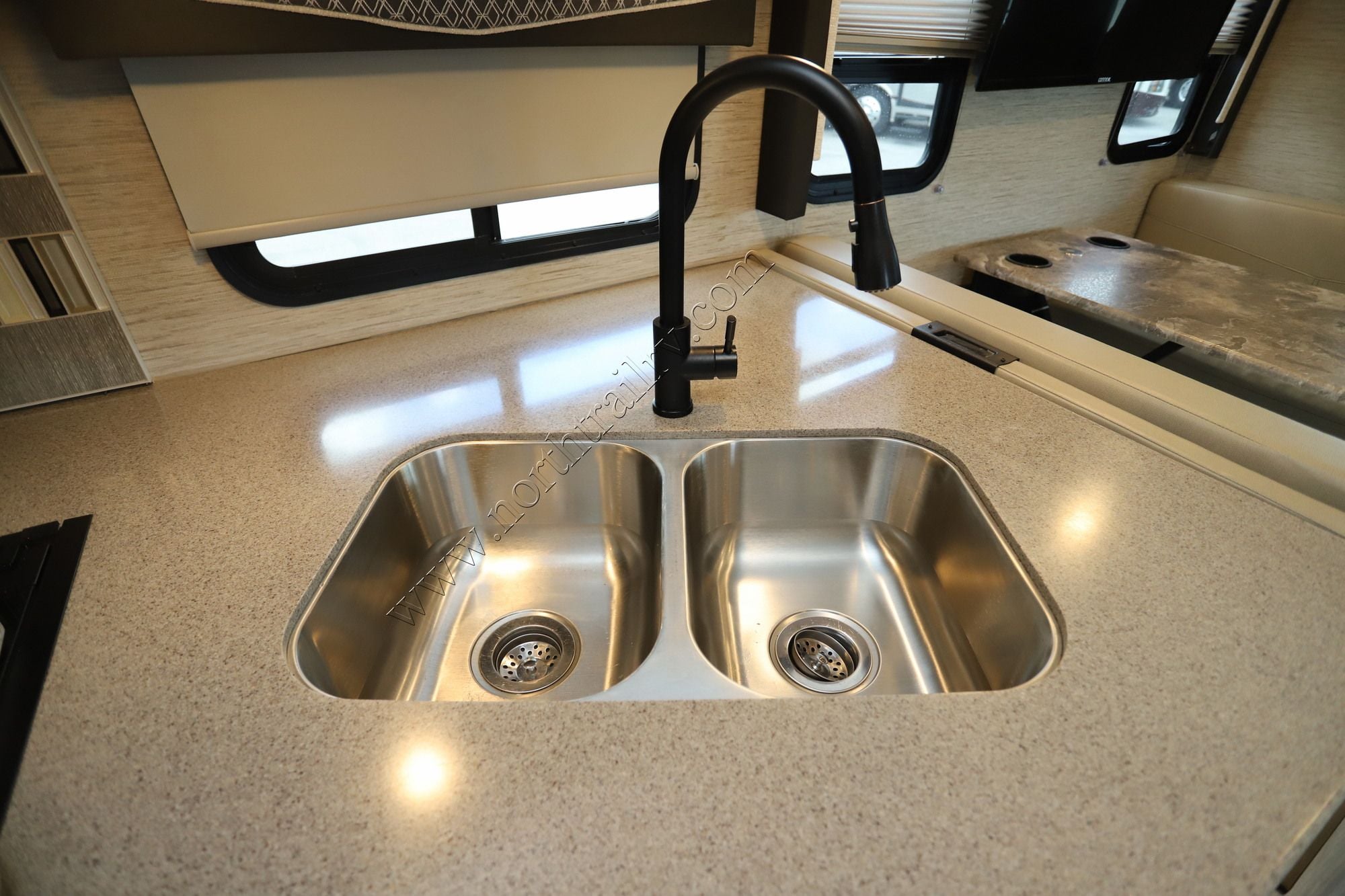 Used 2023 Thor Resonate 30C Class A  For Sale