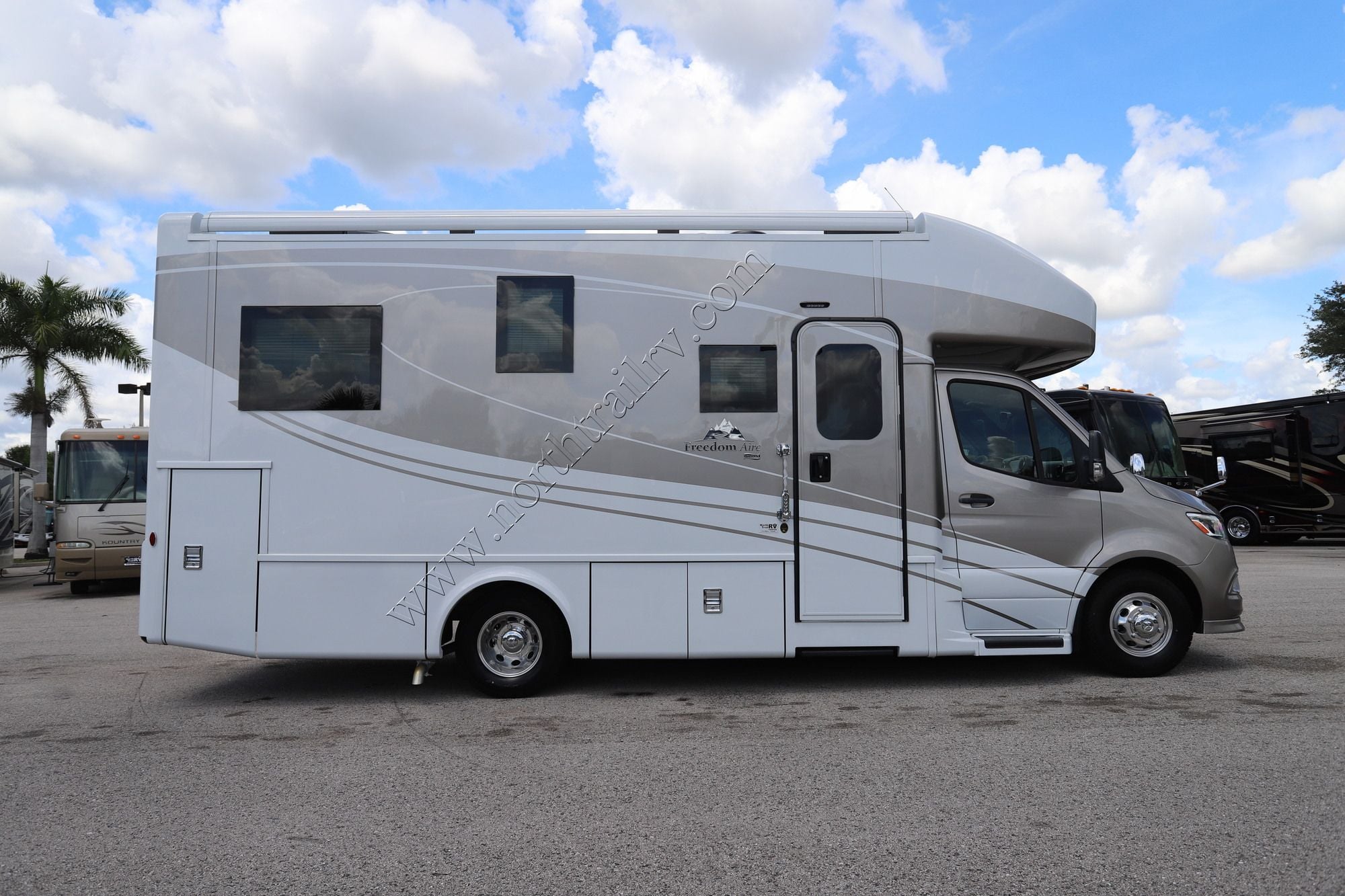 New 2027 Newmar Freedom Aire 2512 Class C  For Sale