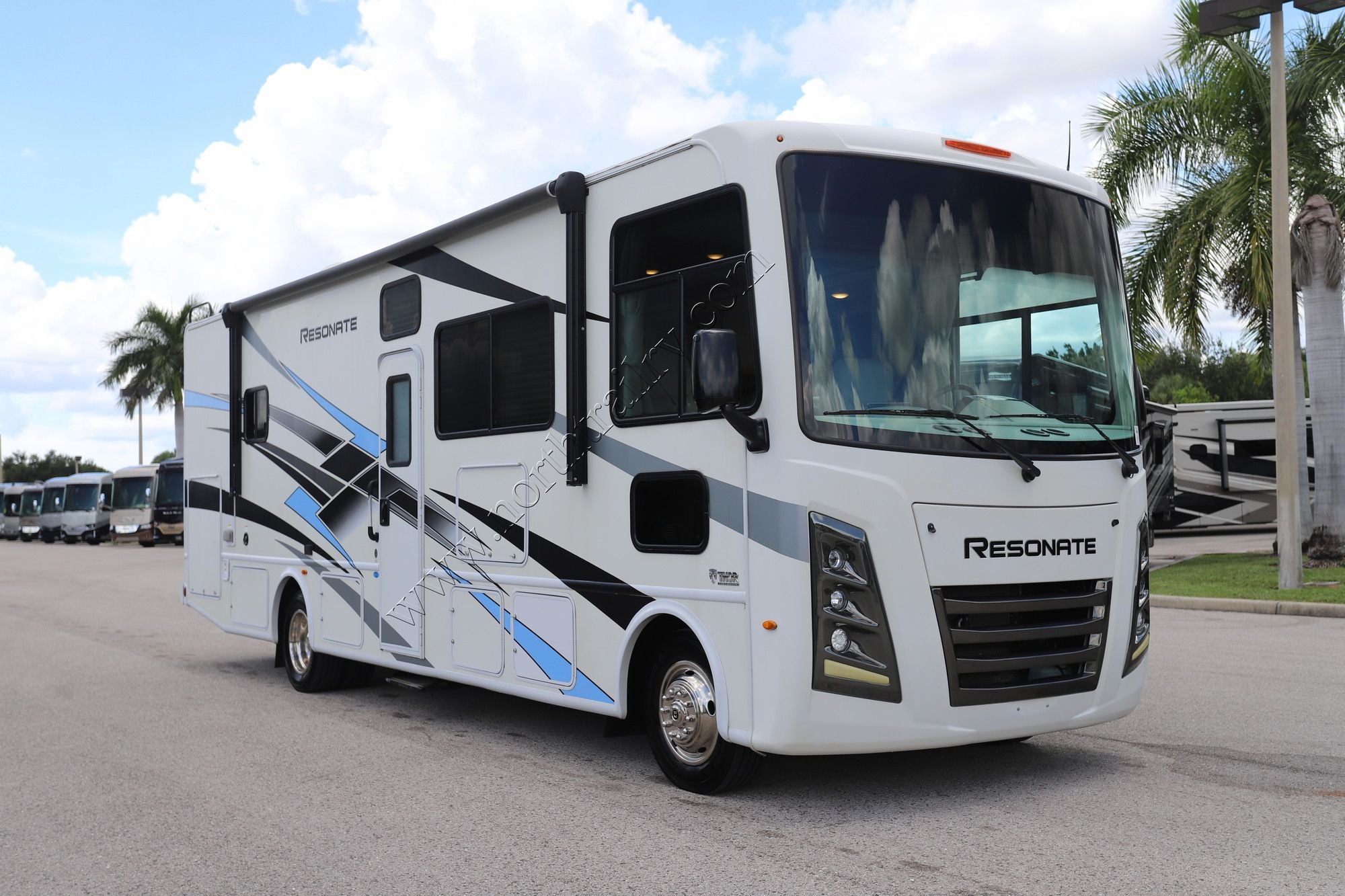 Used 2023 Thor Resonate 30C Class A  For Sale