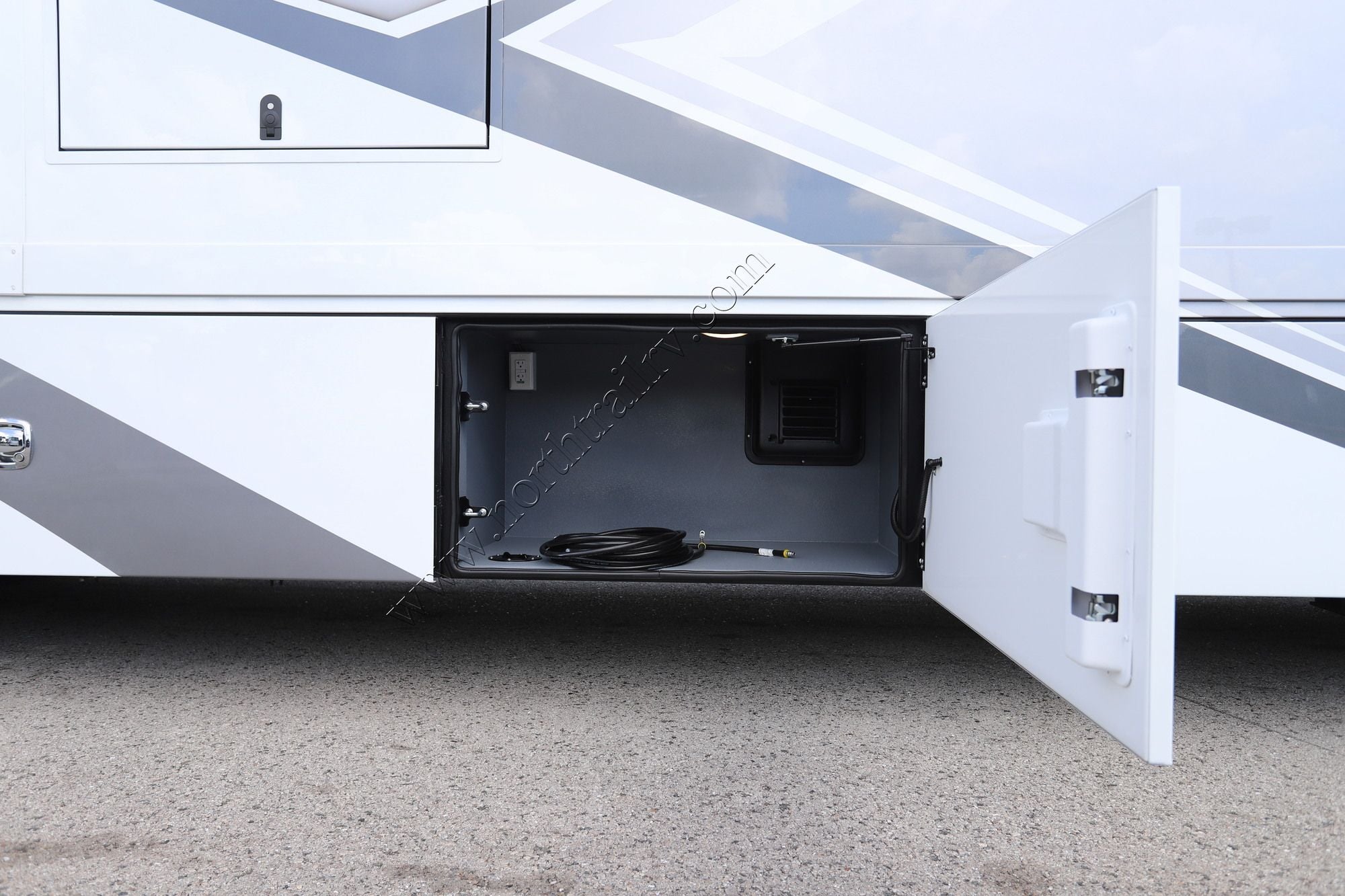 New 2027 Renegade Rv Explorer 42RB Super C  For Sale