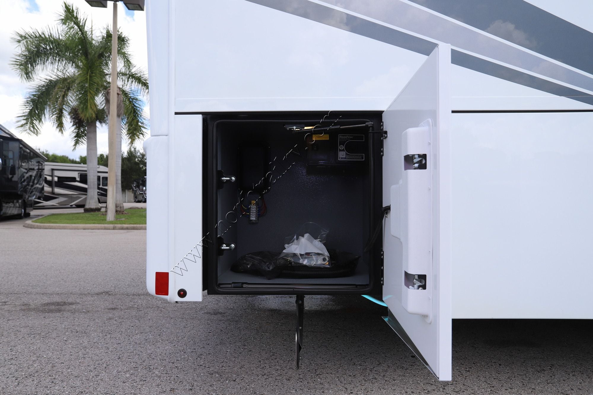 New 2027 Renegade Rv Explorer 42RB Super C  For Sale