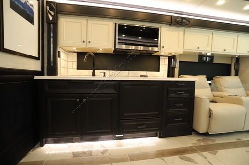 2027 Tiffin Motor Homes Phaeton 40RTH