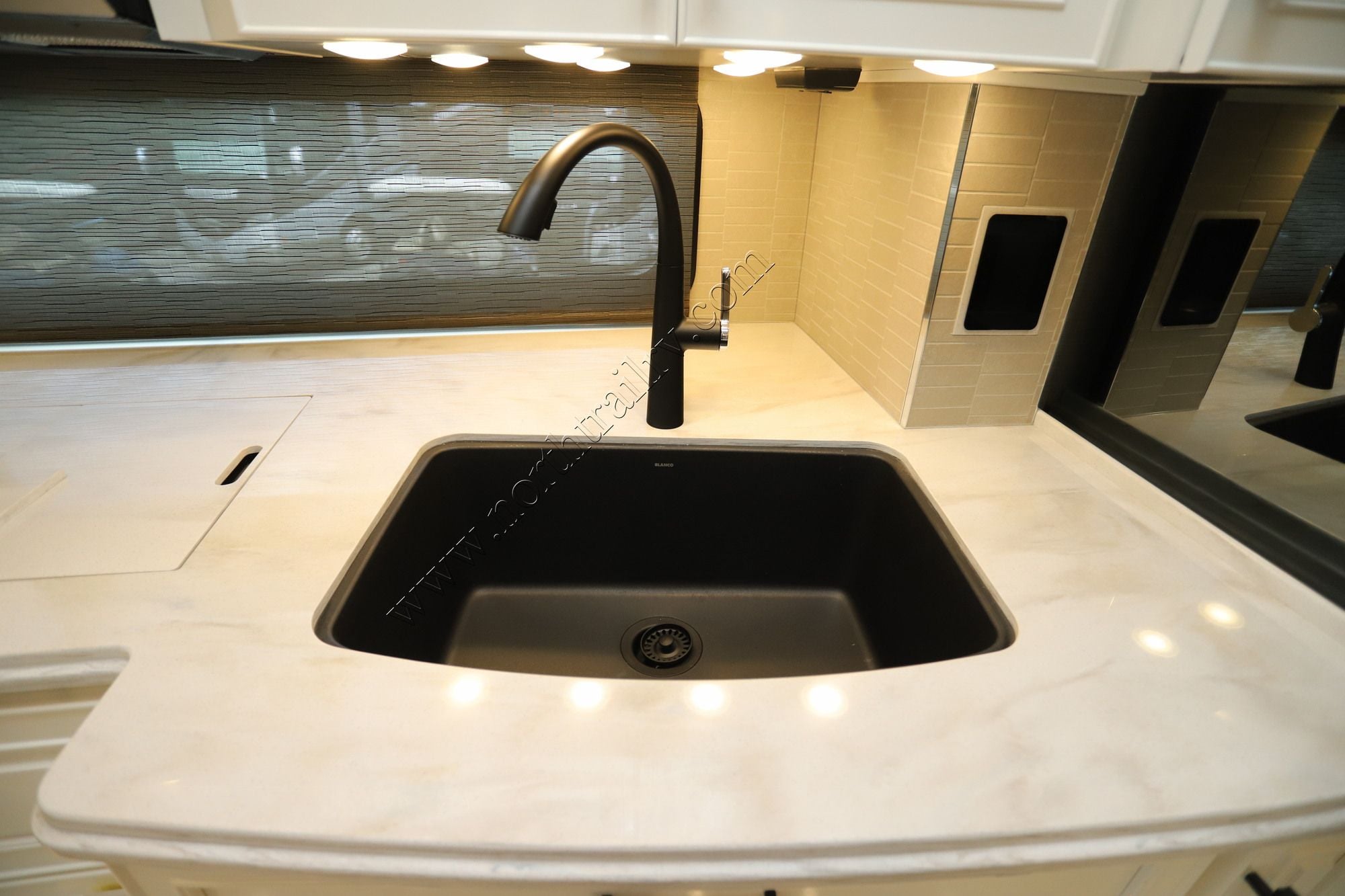 New 2027 Newmar London Aire 4551 Class A  For Sale