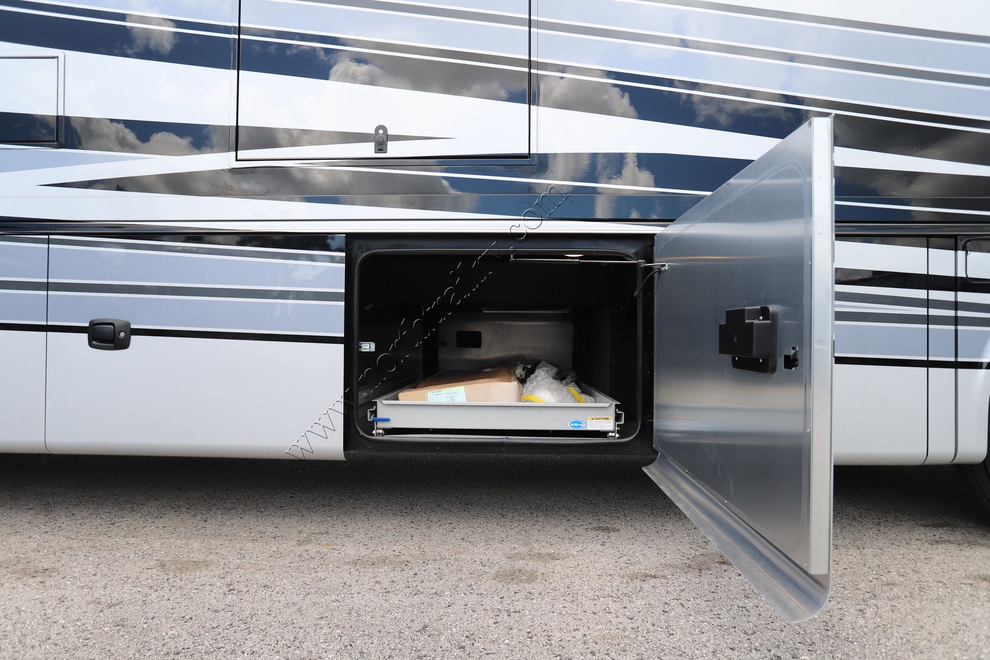 New 2027 Tiffin Motor Homes Phaeton 40RTH Class A  For Sale
