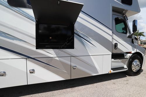2027 Renegade Rv Classic 41CRB Super C
