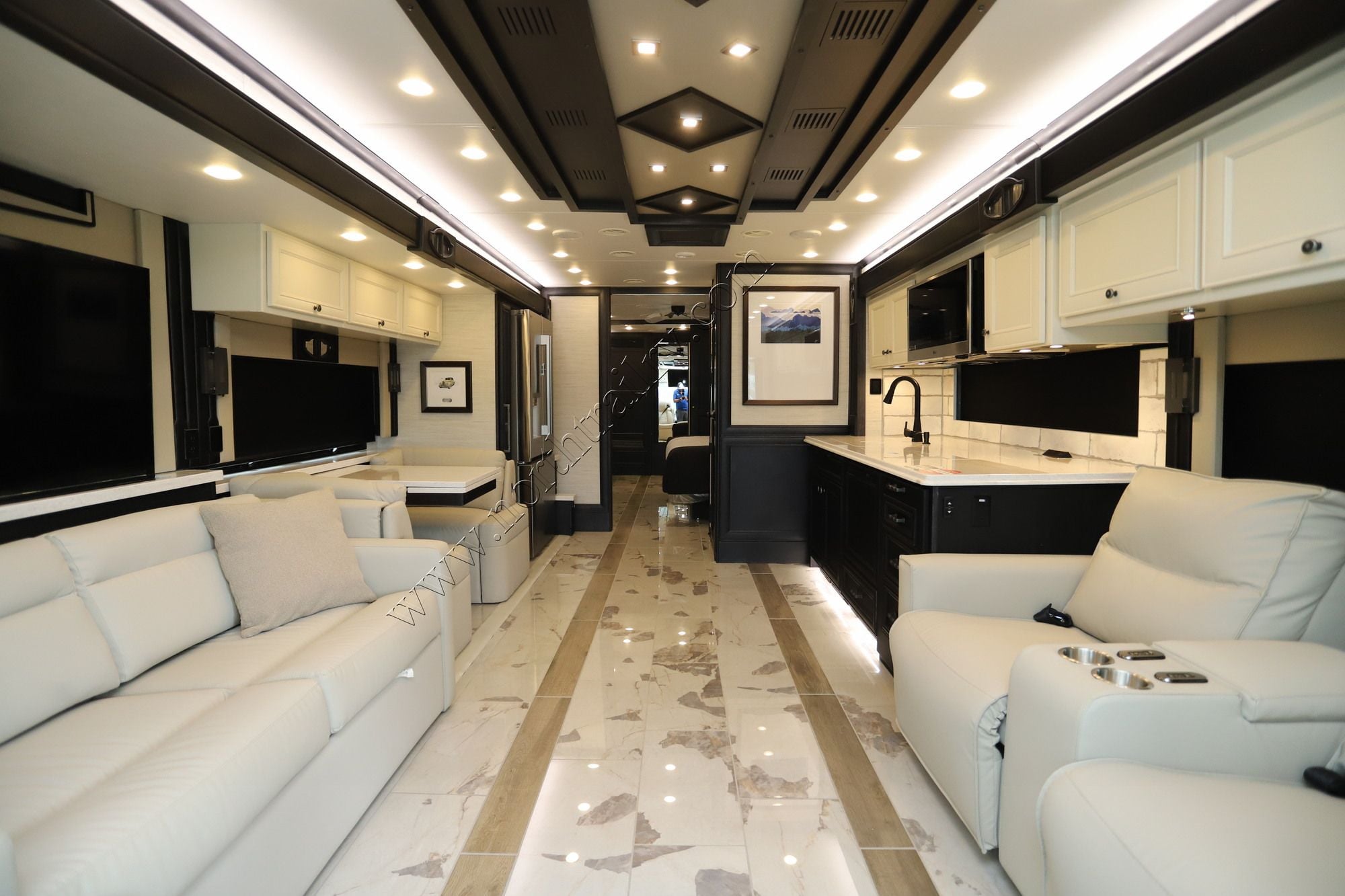 New 2027 Tiffin Motor Homes Phaeton 40RTH Class A  For Sale