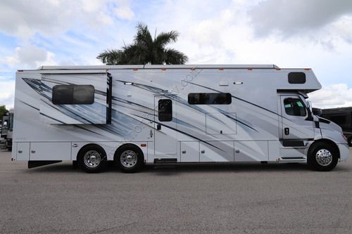 2027 Renegade Rv Classic 41CRB Super C