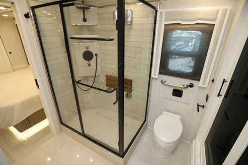 2027 Newmar London Aire 4551