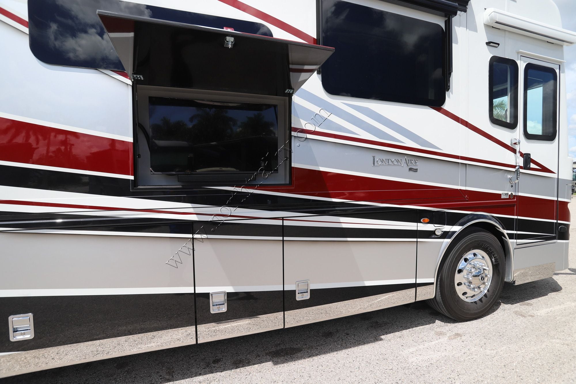 New 2027 Newmar London Aire 4551 Class A  For Sale