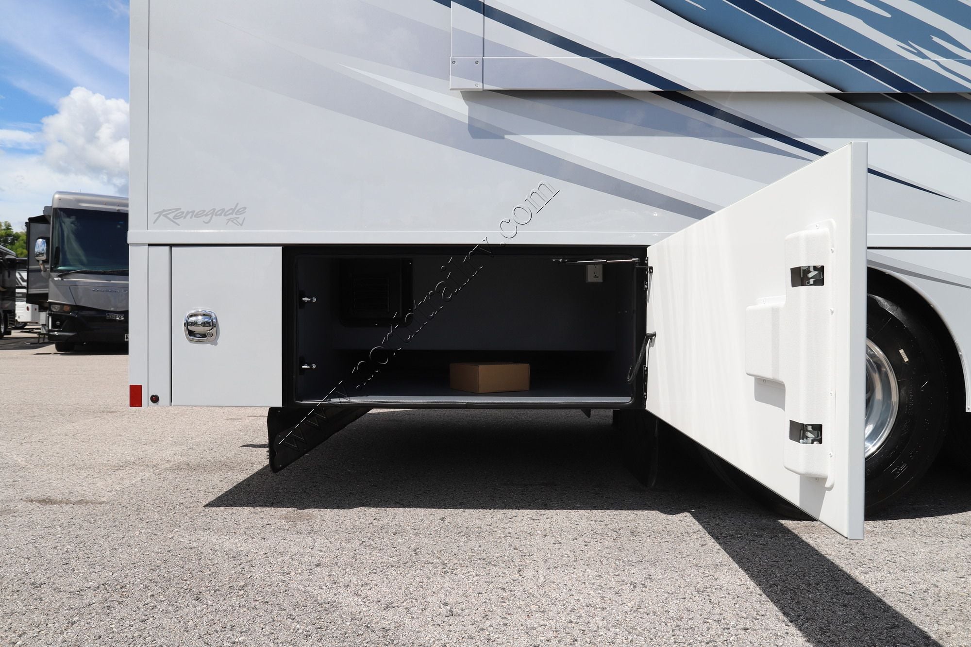 New 2027 Renegade Rv Classic 41CRB Super C  For Sale