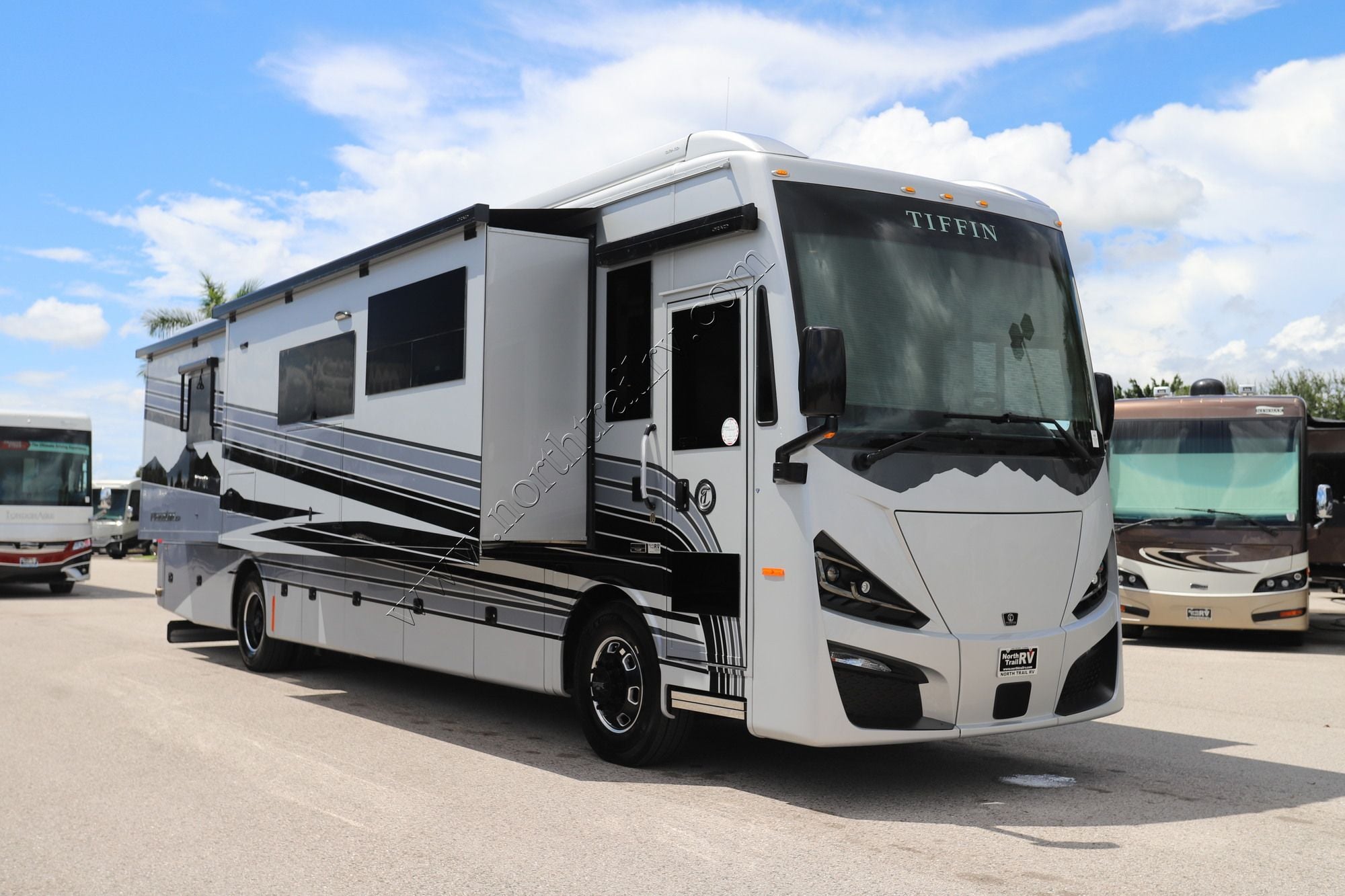 New 2027 Tiffin Motor Homes Phaeton 40RTH Class A  For Sale