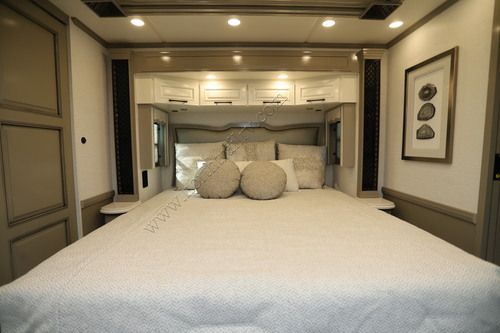 2027 Newmar London Aire 4551