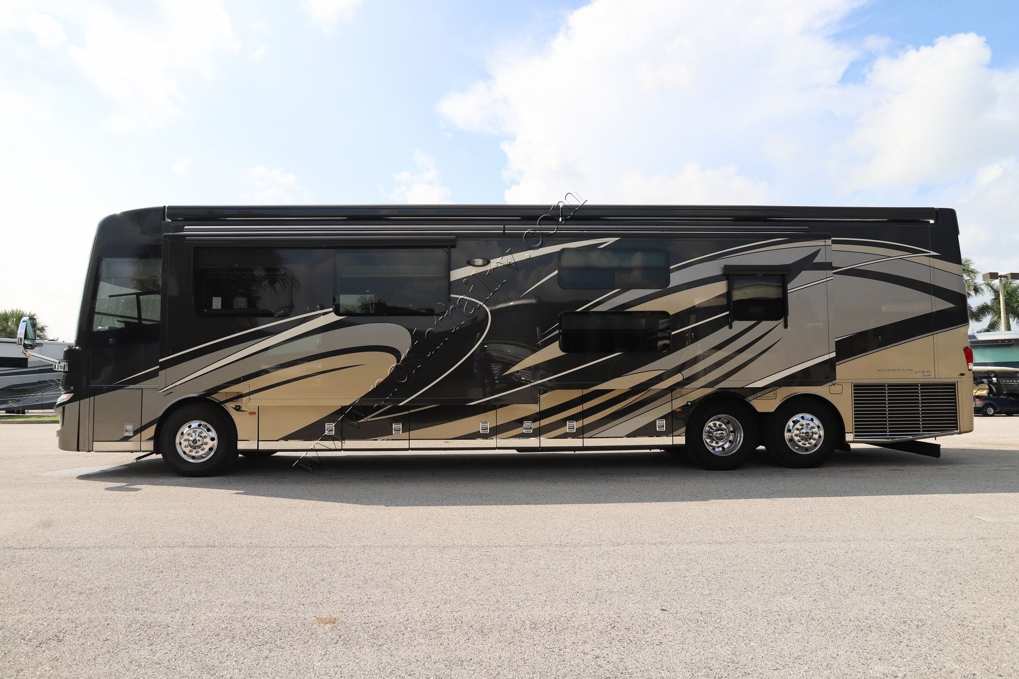 Used 2020 Newmar Mountain Aire 4535 Class A  For Sale