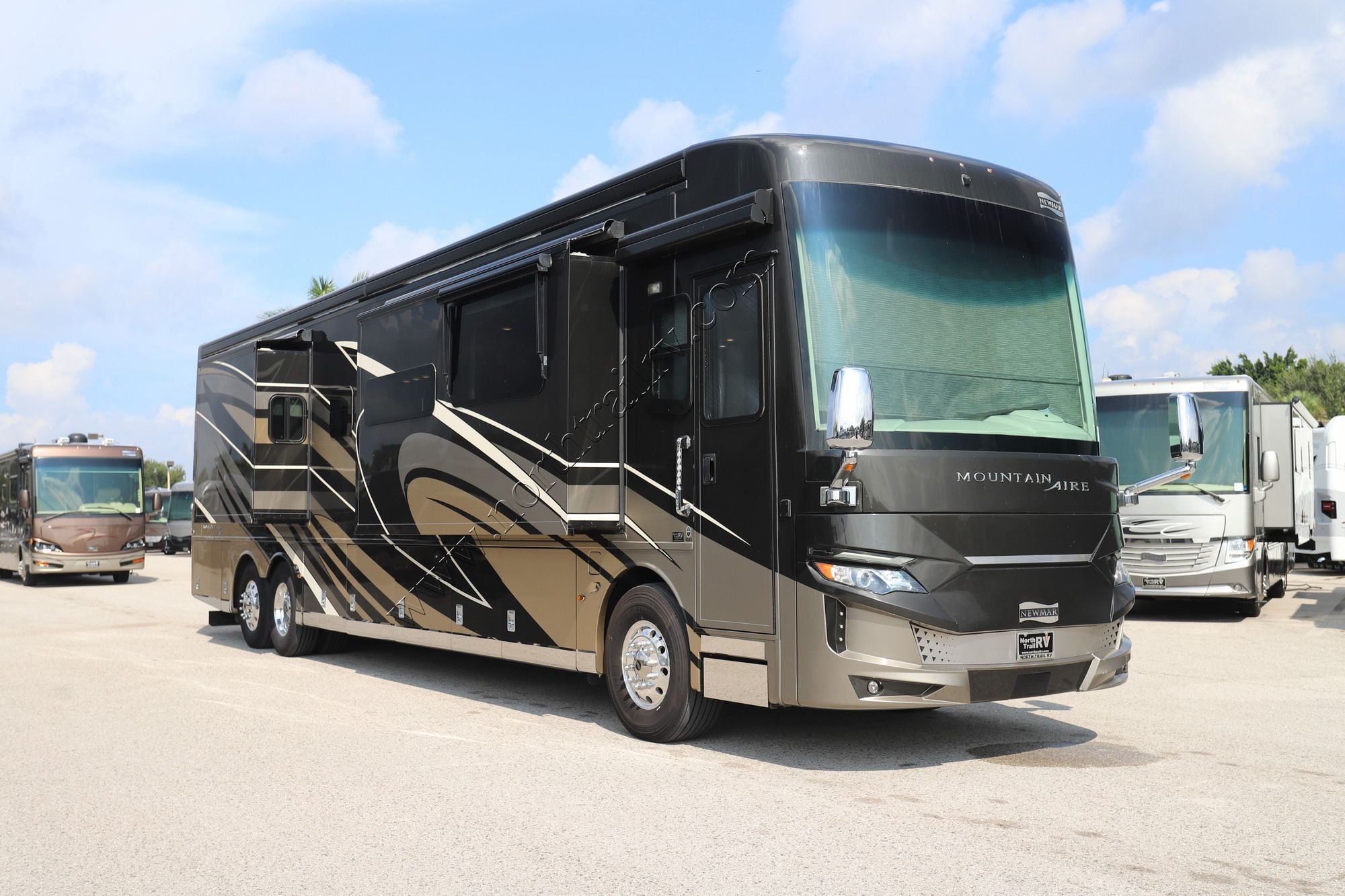 Used 2020 Newmar Mountain Aire 4535 Class A  For Sale