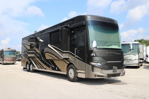 2020 Newmar Mountain Aire 4535