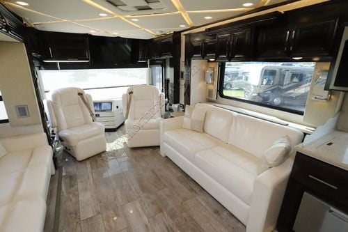 2020 Newmar Mountain Aire 4535