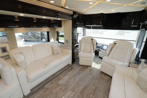 2020 Newmar Mountain Aire 4535