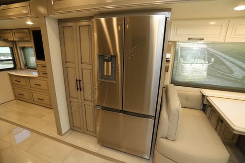 2027 Newmar London Aire 4551