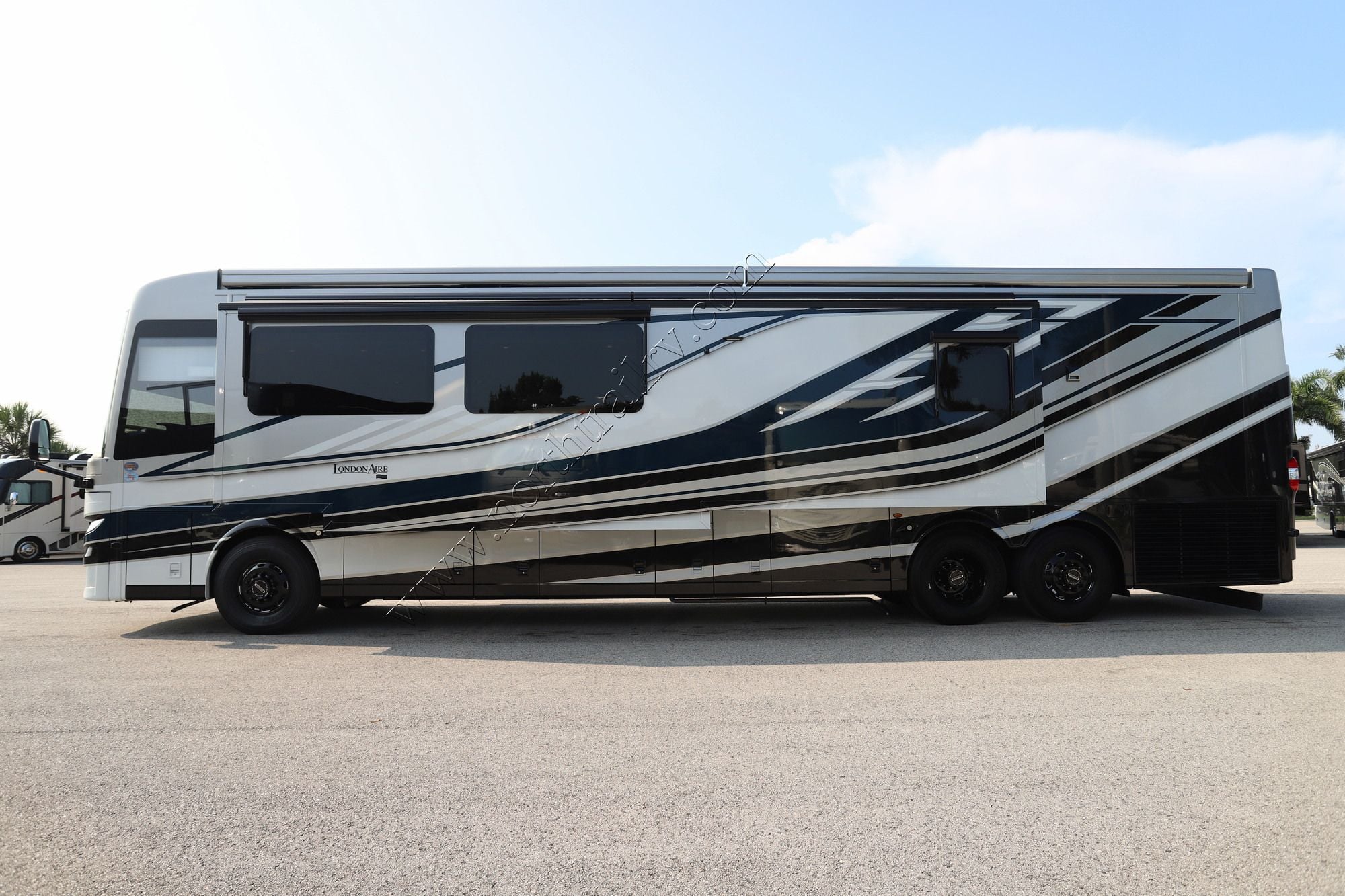 New 2027 Newmar London Aire 4551 Class A  For Sale