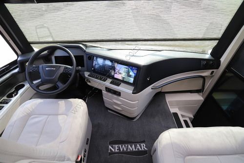 2027 Newmar London Aire 4551