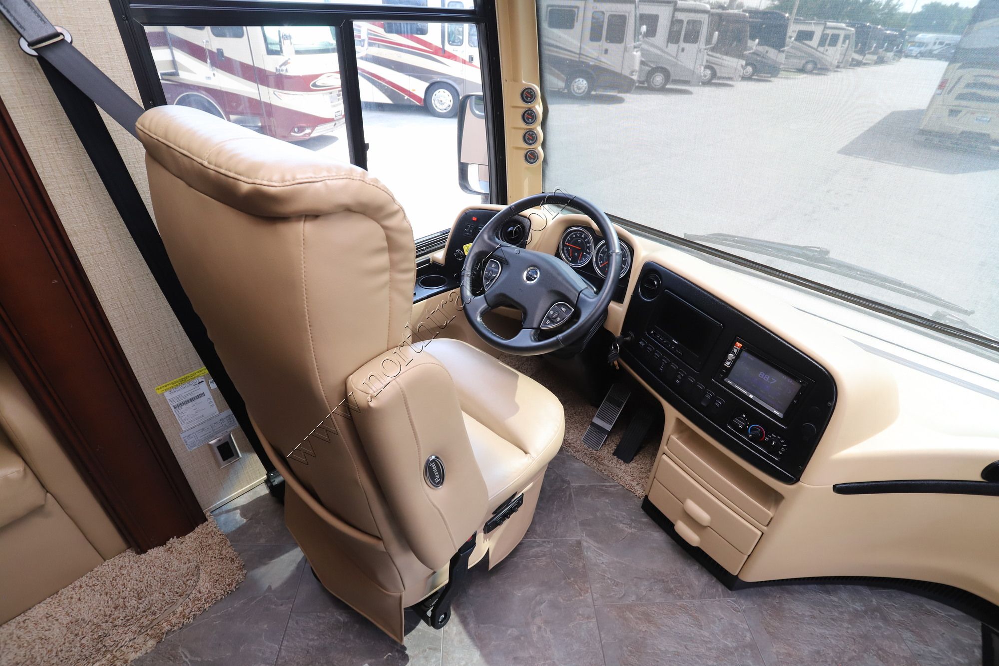 Used 2014 Newmar Ventana Le 3850 Class A  For Sale