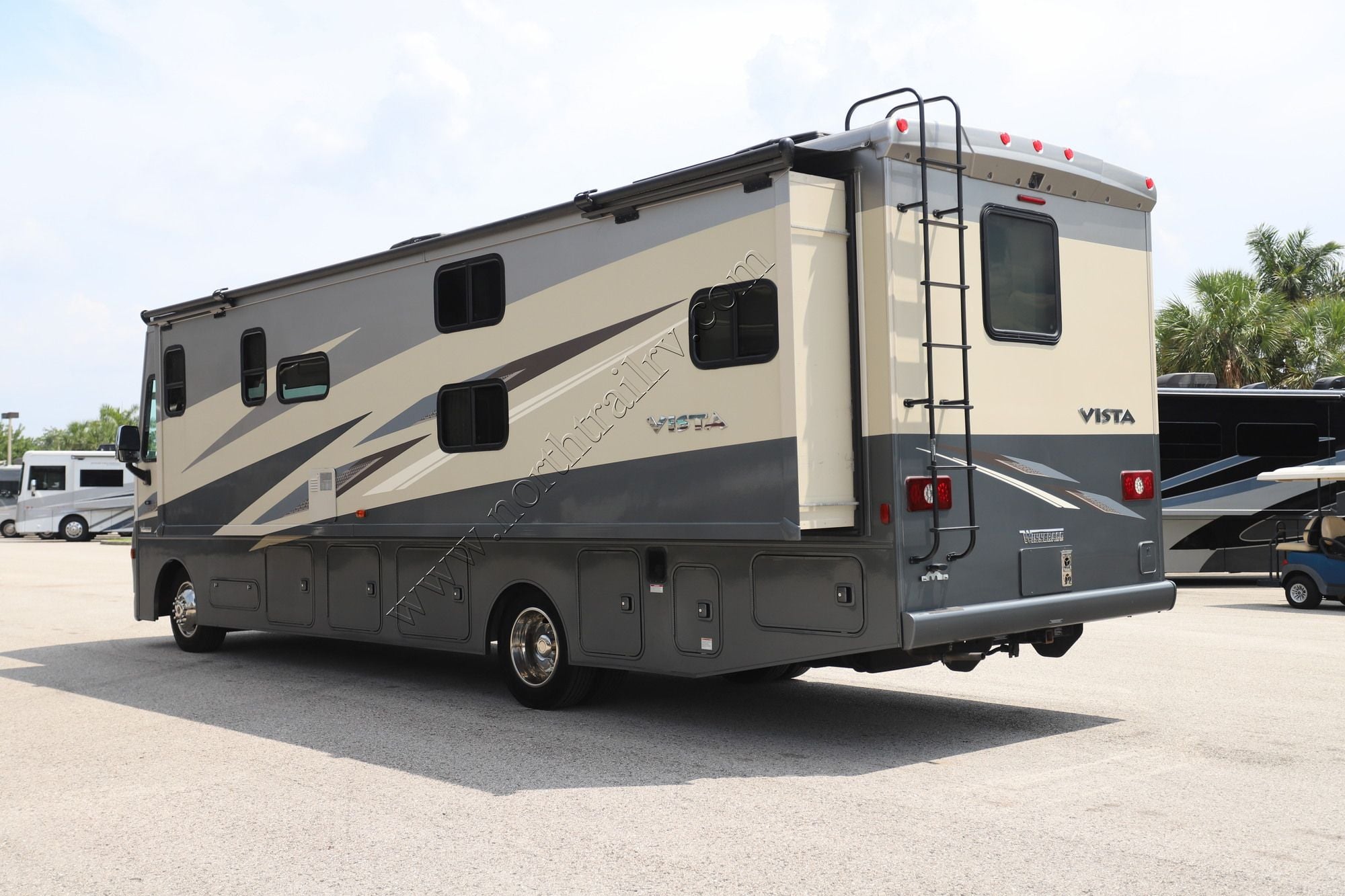 Used 2021 Winnebago Vista 31B Class A  For Sale
