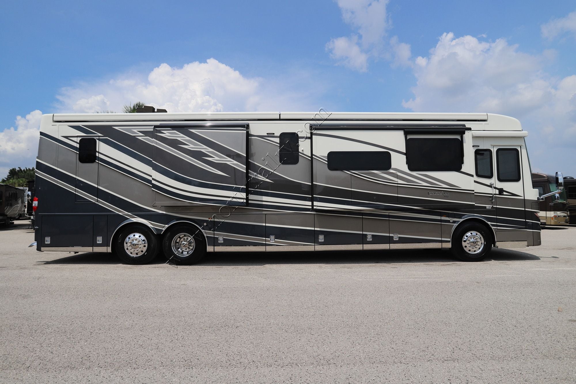 New 2027 Newmar London Aire 4551 Class A  For Sale