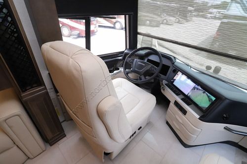 2027 Newmar London Aire 4551