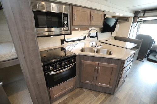 2021 Winnebago Vista 31B