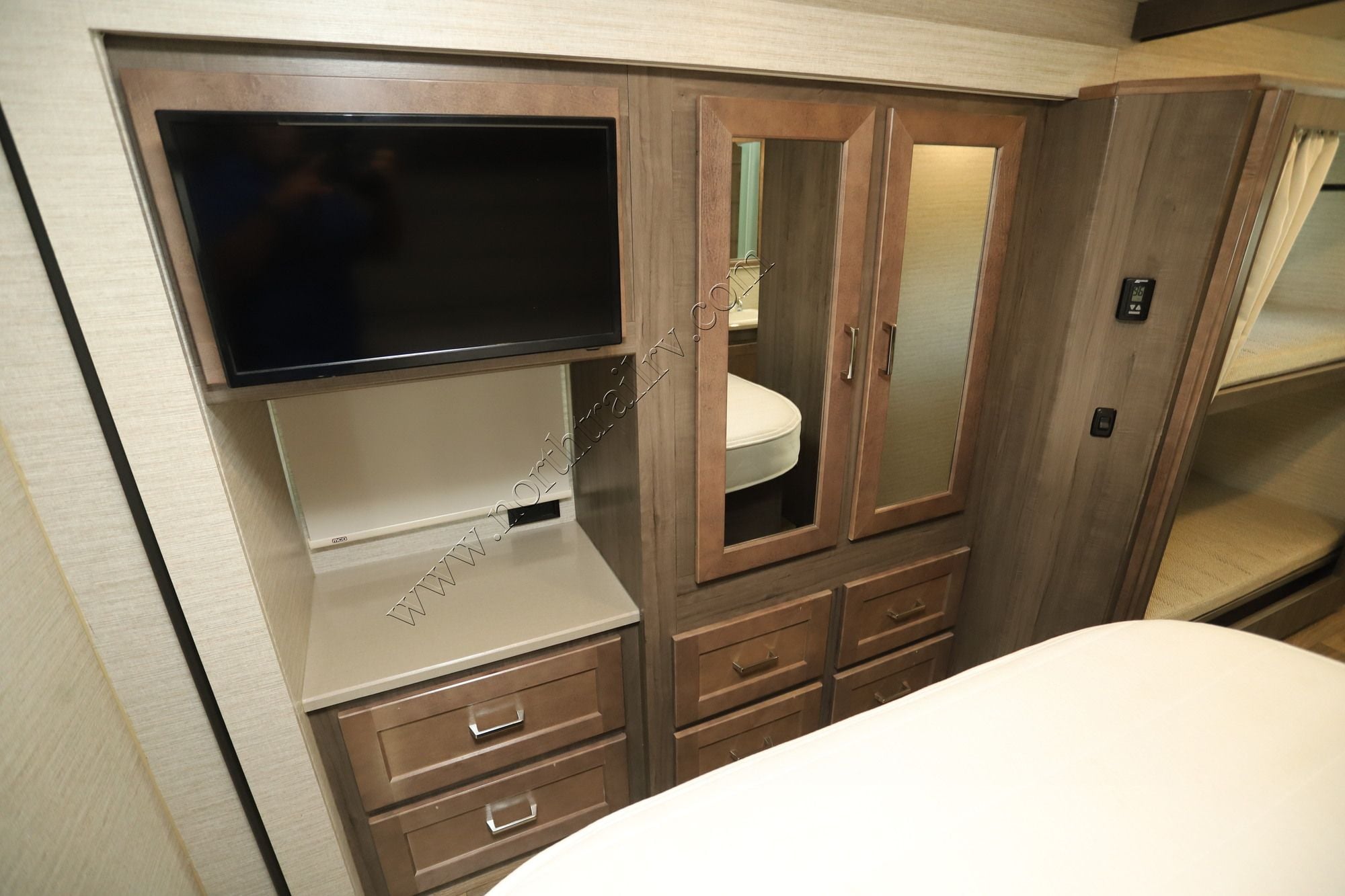 Used 2021 Winnebago Vista 31B Class A  For Sale