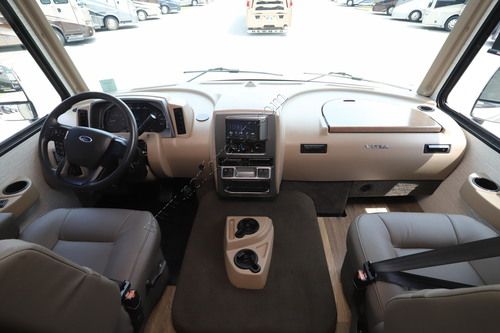 2021 Winnebago Vista 31B
