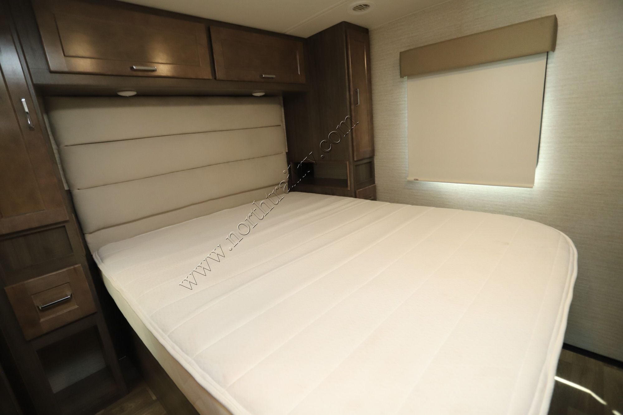 Used 2021 Winnebago Vista 31B Class A  For Sale