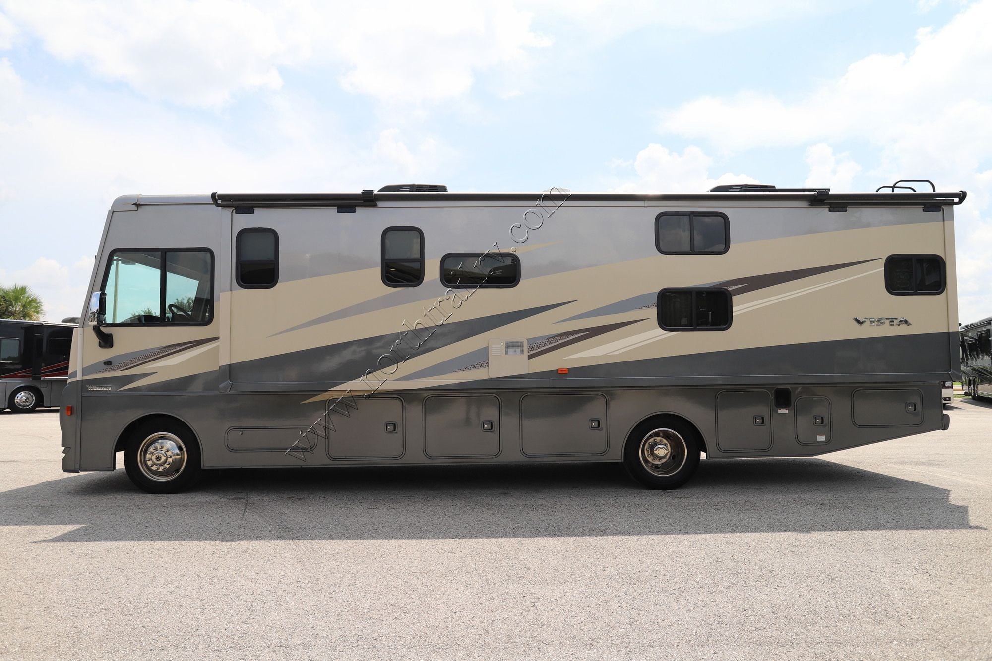 Used 2021 Winnebago Vista 31B Class A  For Sale