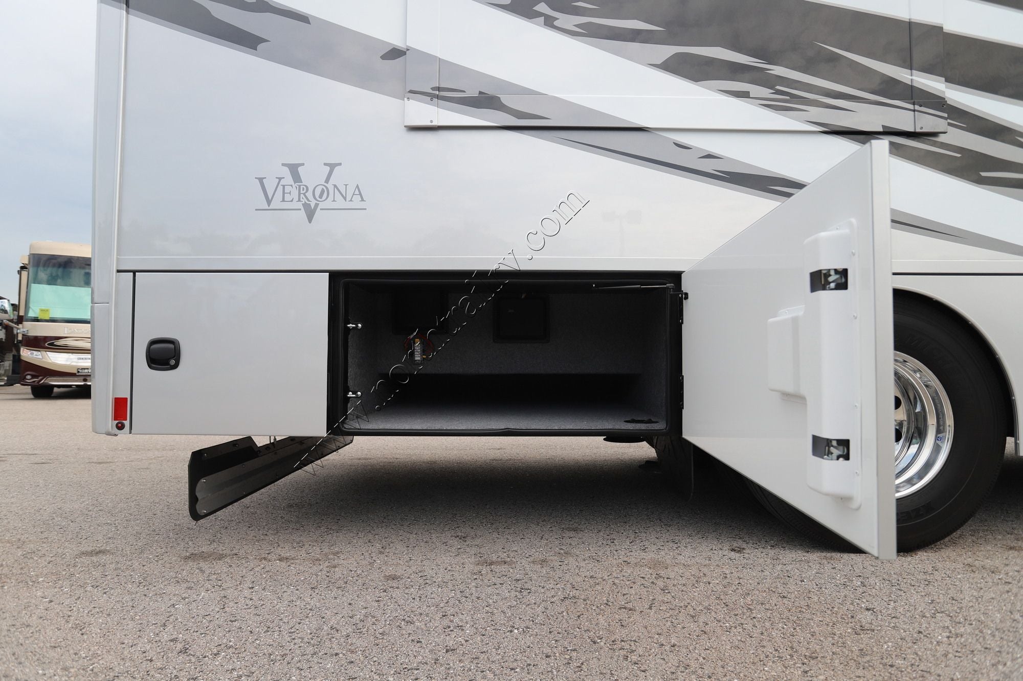 New 2027 Renegade Rv Verona 40VTR Super C  For Sale