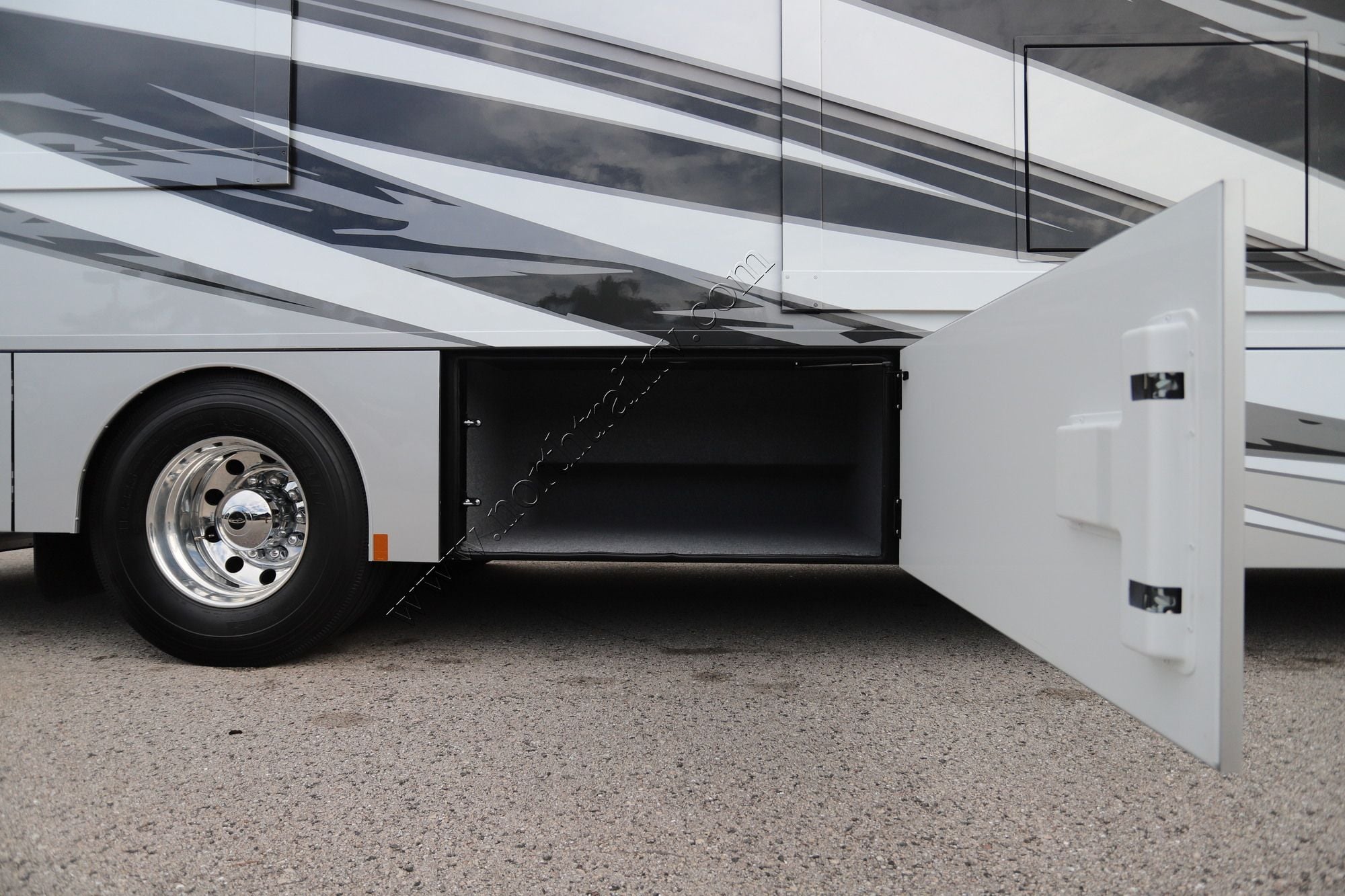 New 2027 Renegade Rv Verona 40VTR Super C  For Sale