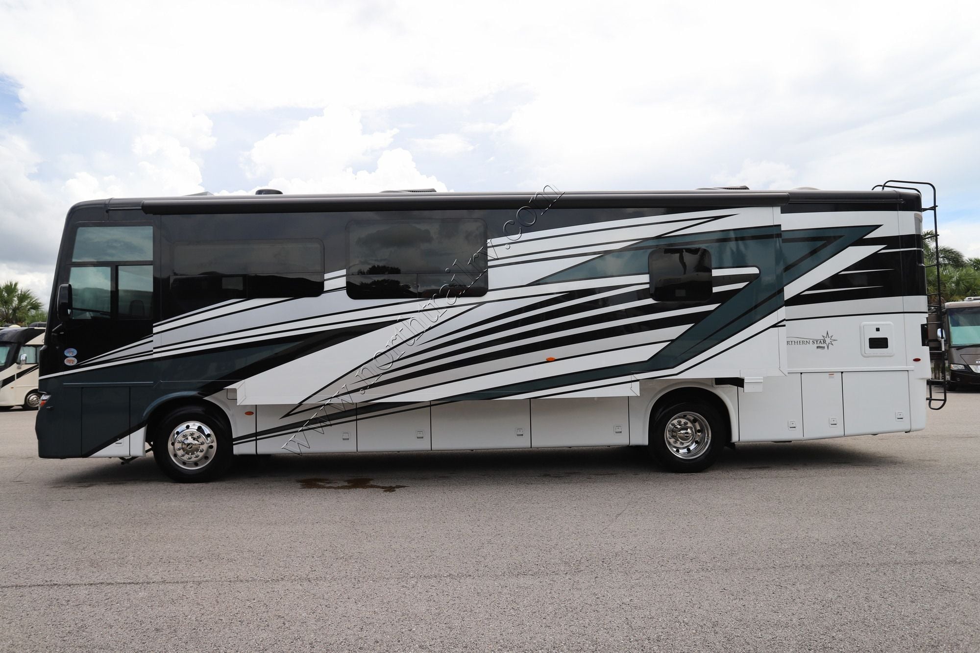 Used 2025 Newmar Northern Star 3709 Class A  For Sale