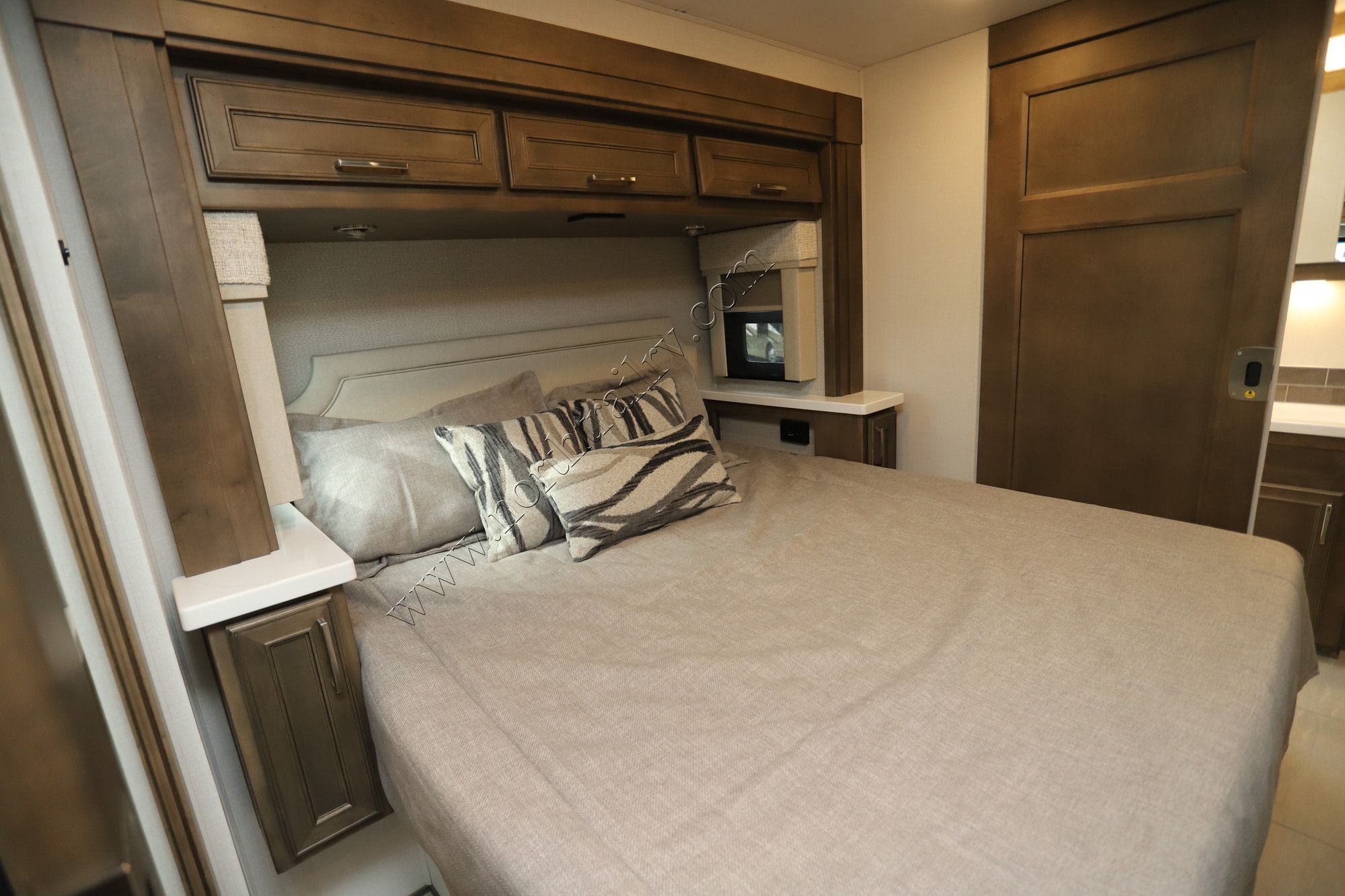 New 2027 Renegade Rv Verona 40VTR Super C  For Sale
